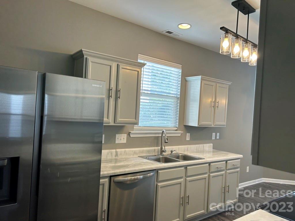 Steele Meadows - Residential Lease