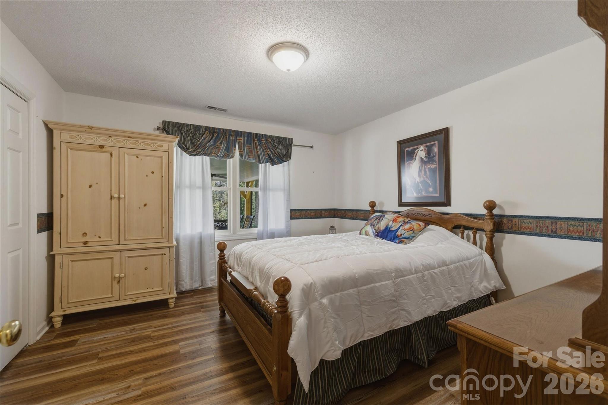 Laurel Pointe - Residential