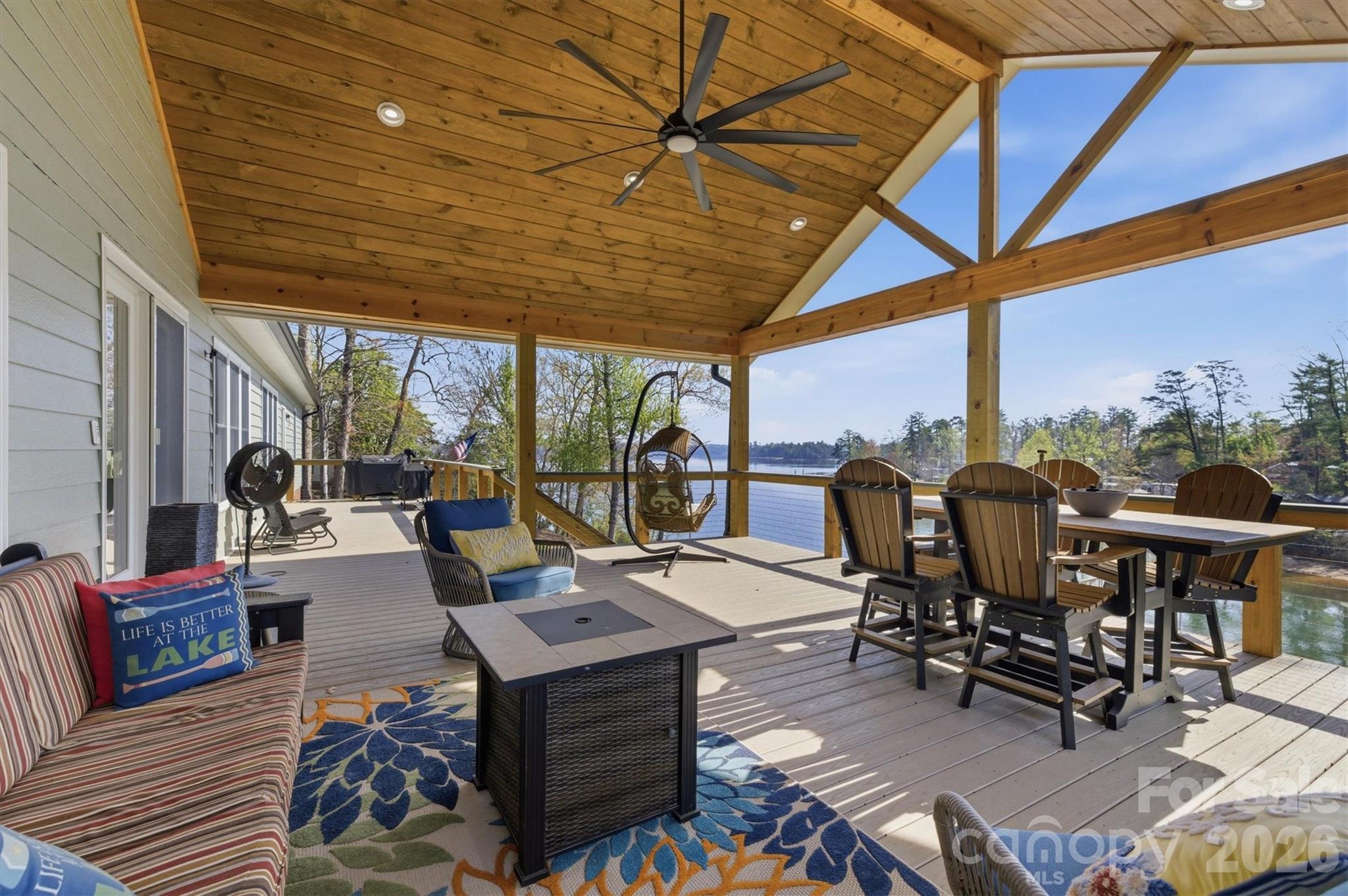 Laurel Pointe - Residential