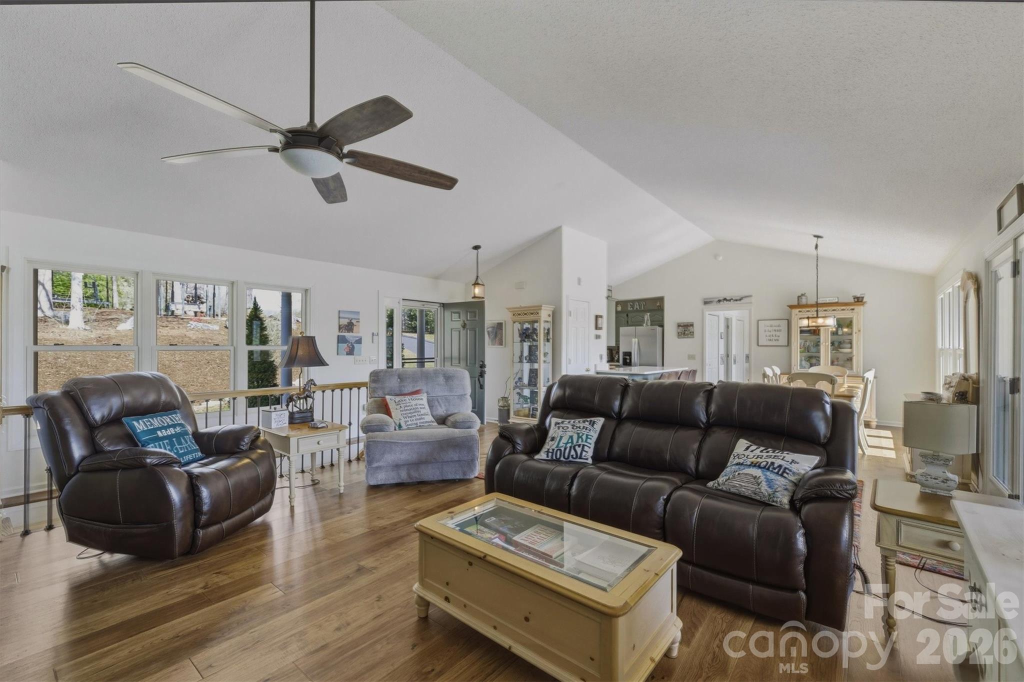 Laurel Pointe - Residential