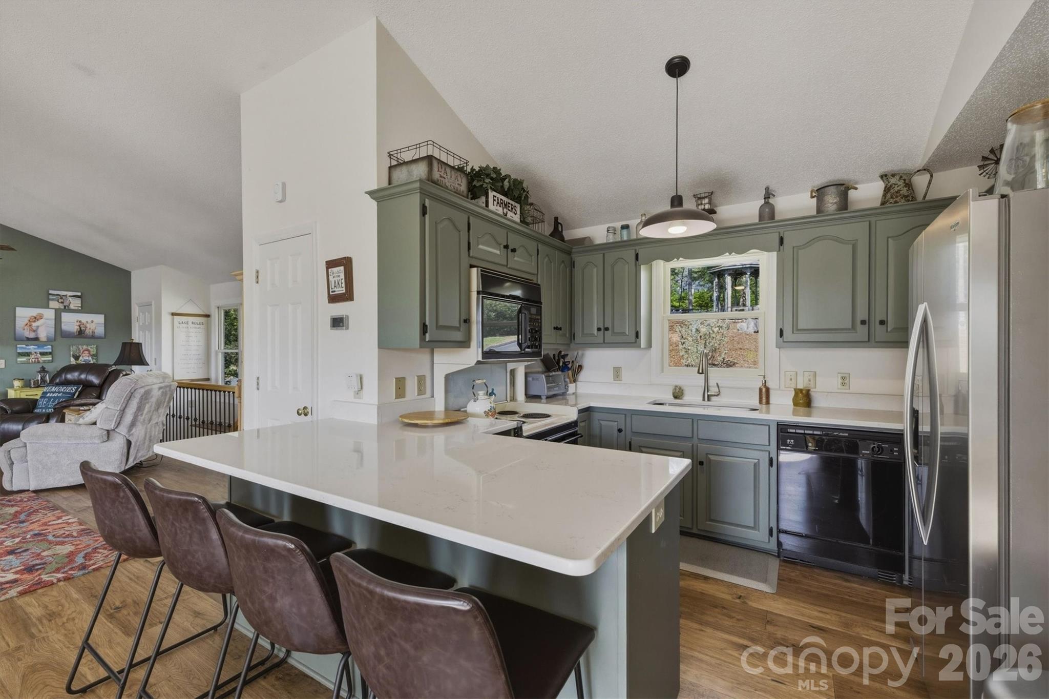 Laurel Pointe - Residential