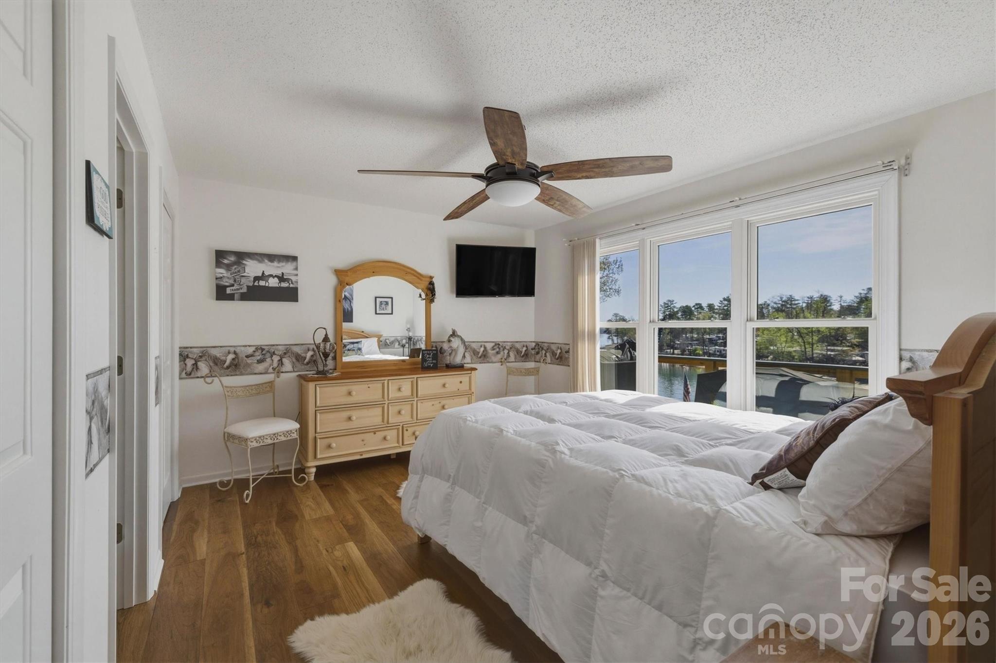 Laurel Pointe - Residential