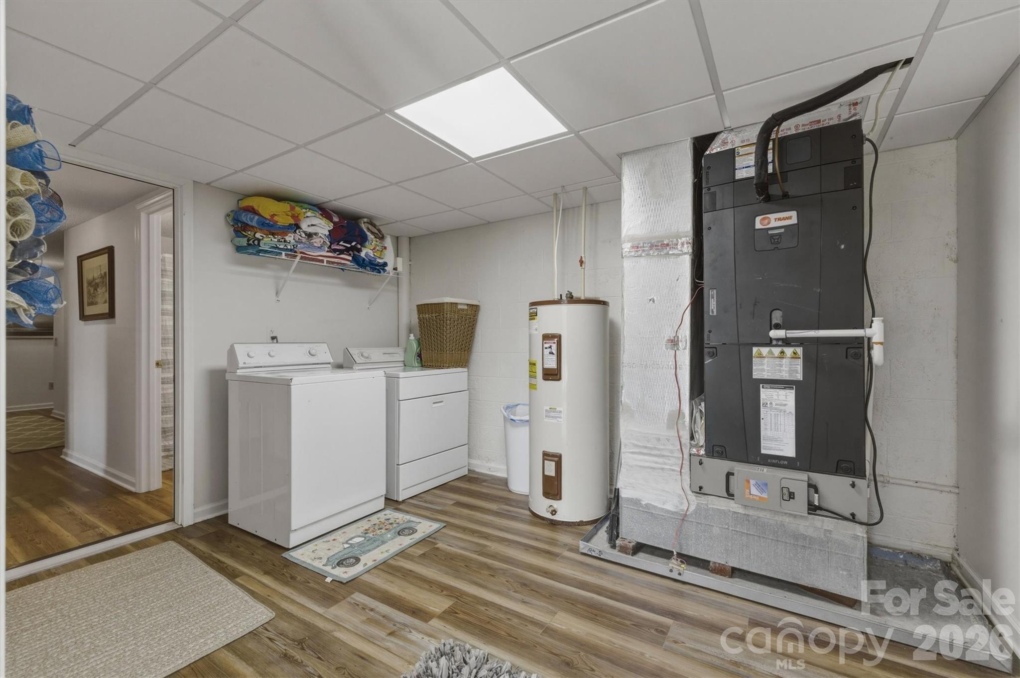 Laurel Pointe - Residential