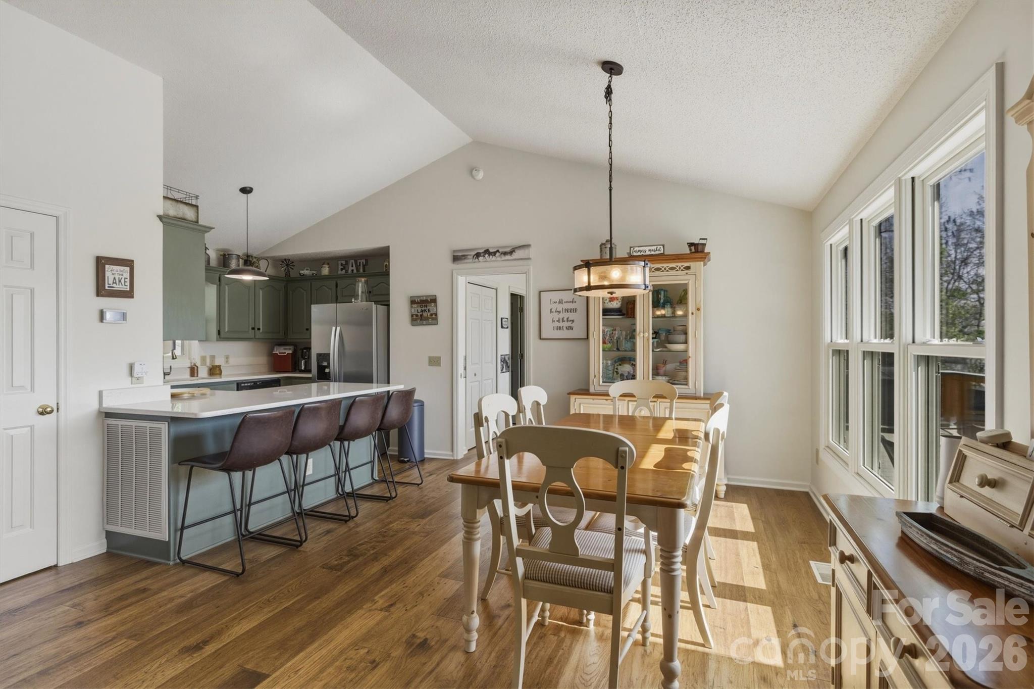 Laurel Pointe - Residential