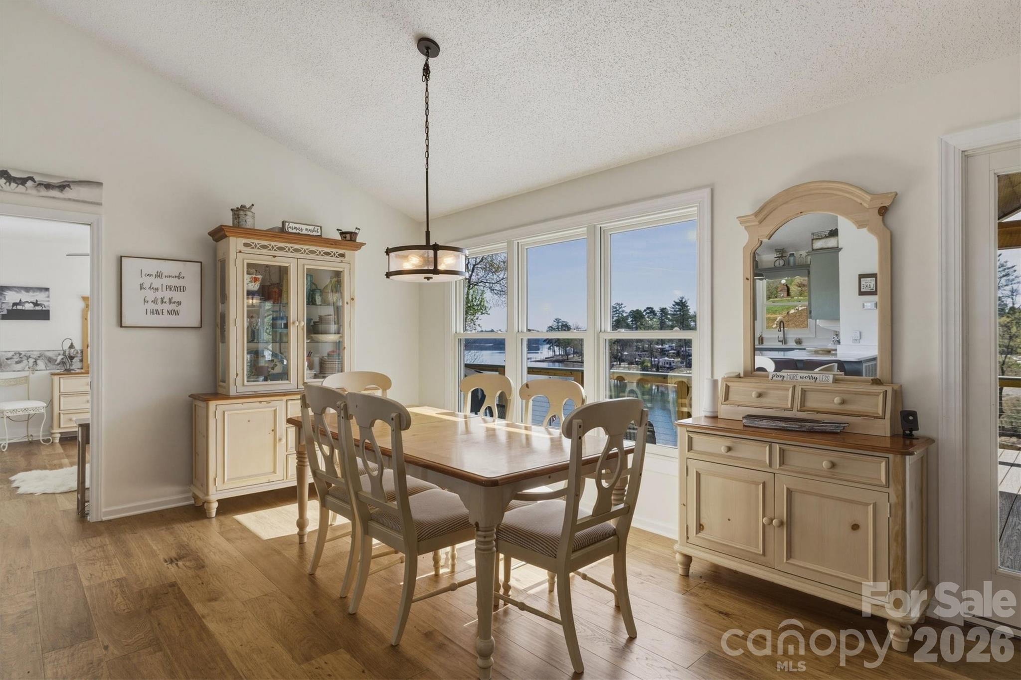 Laurel Pointe - Residential