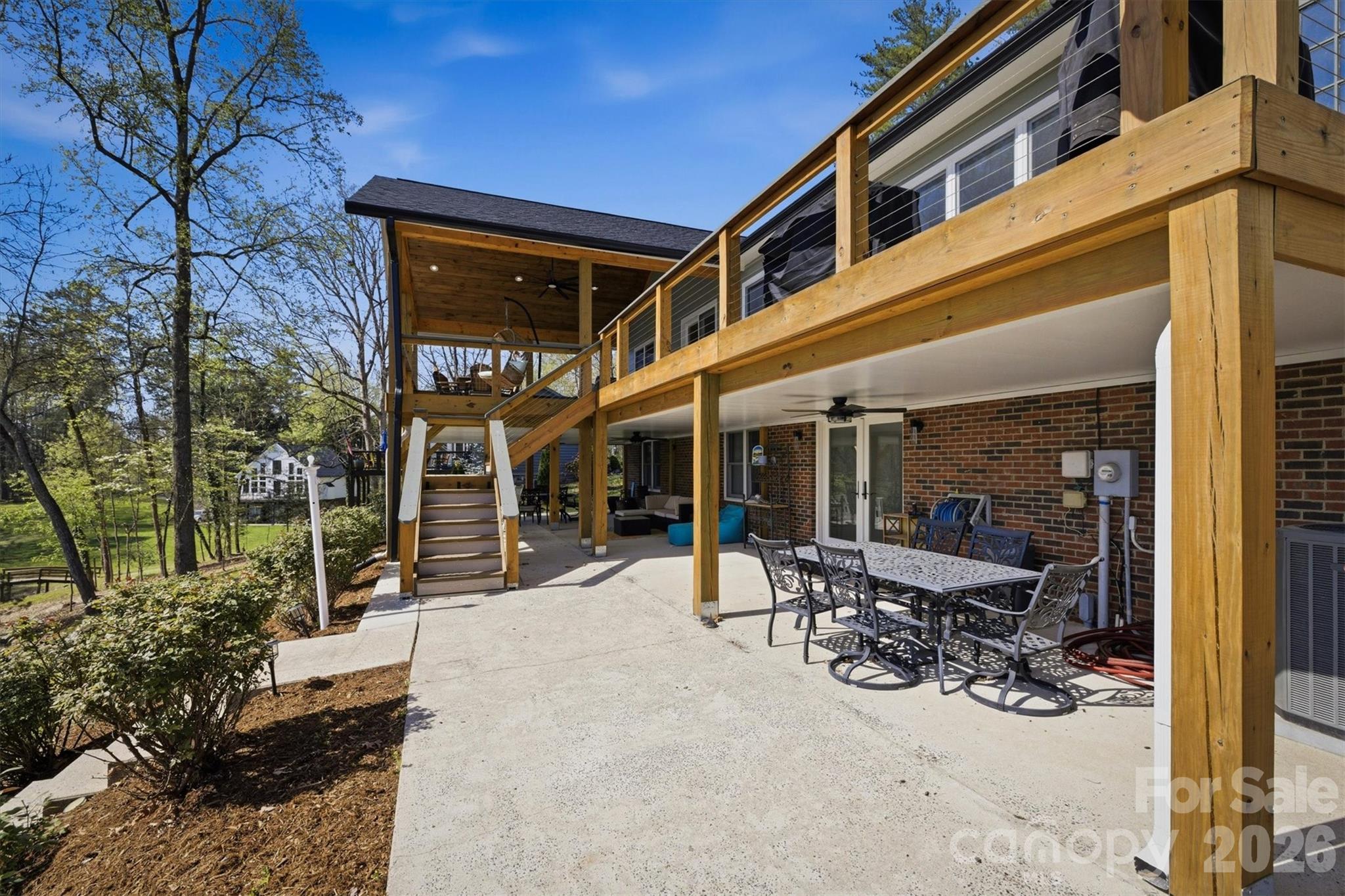 Laurel Pointe - Residential