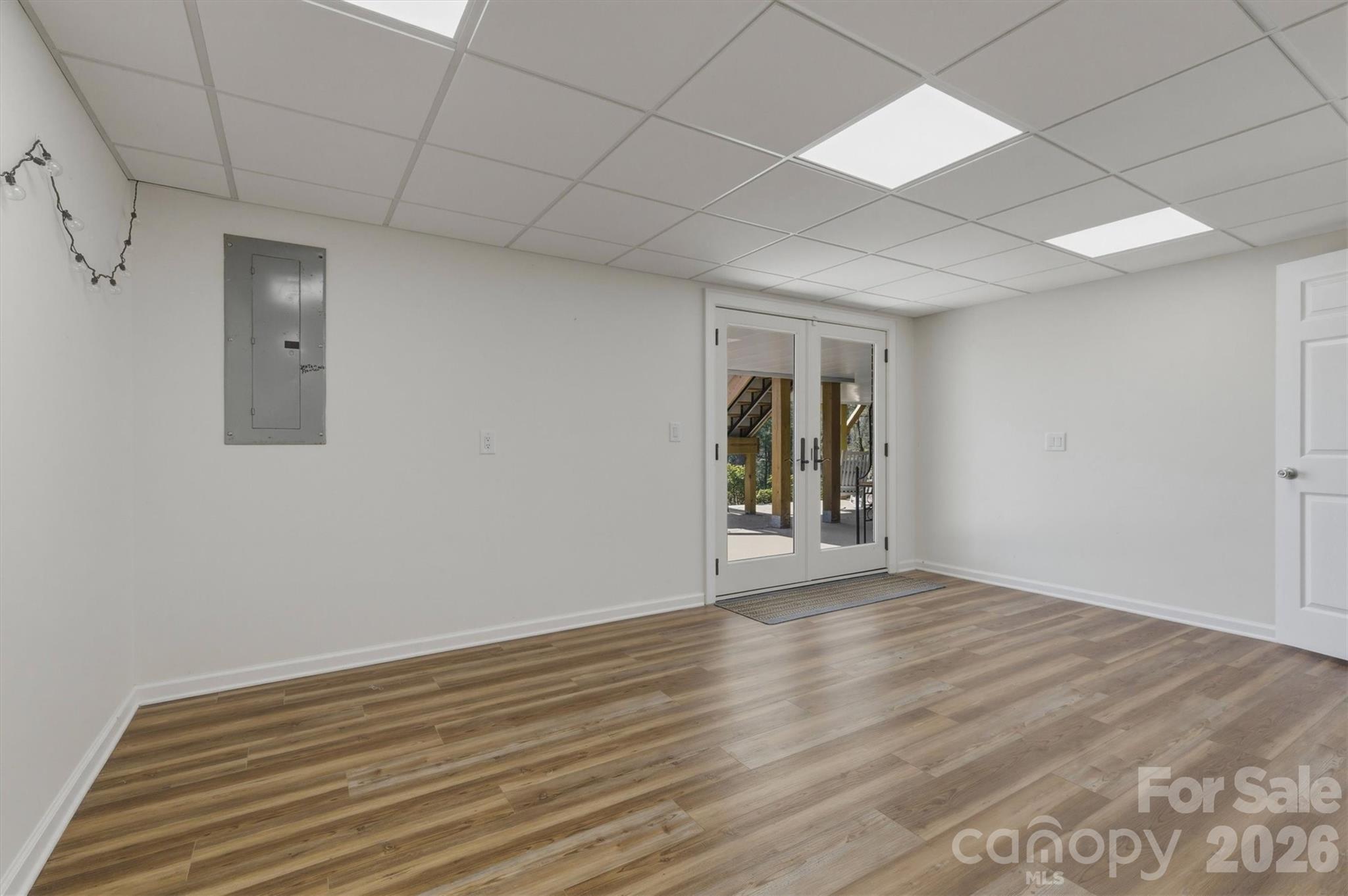 Laurel Pointe - Residential