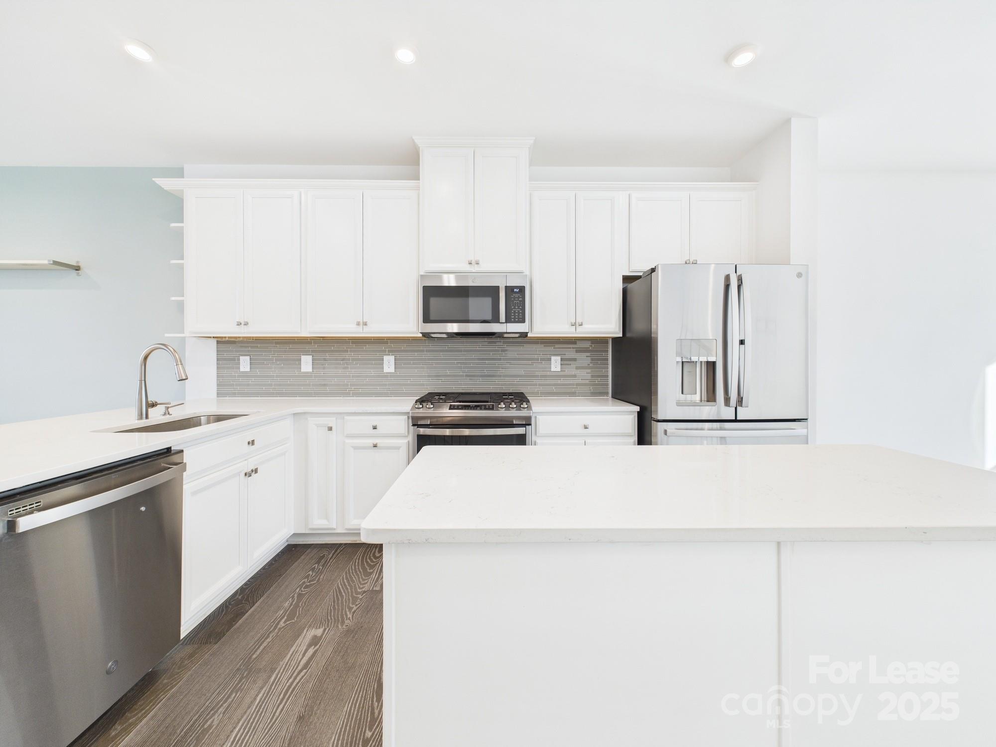 Parkwood Square - Residential Lease