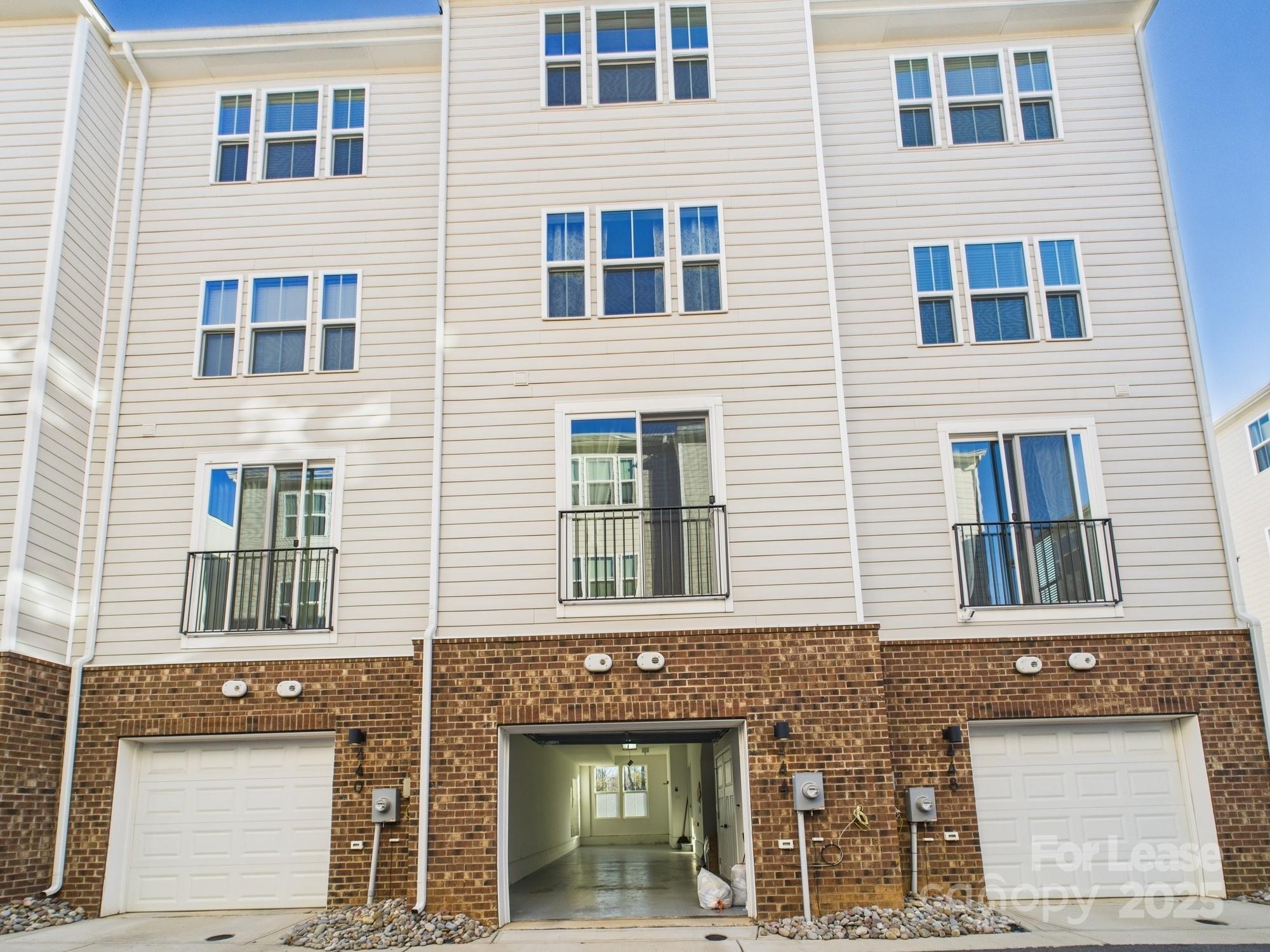 Parkwood Square - Residential Lease