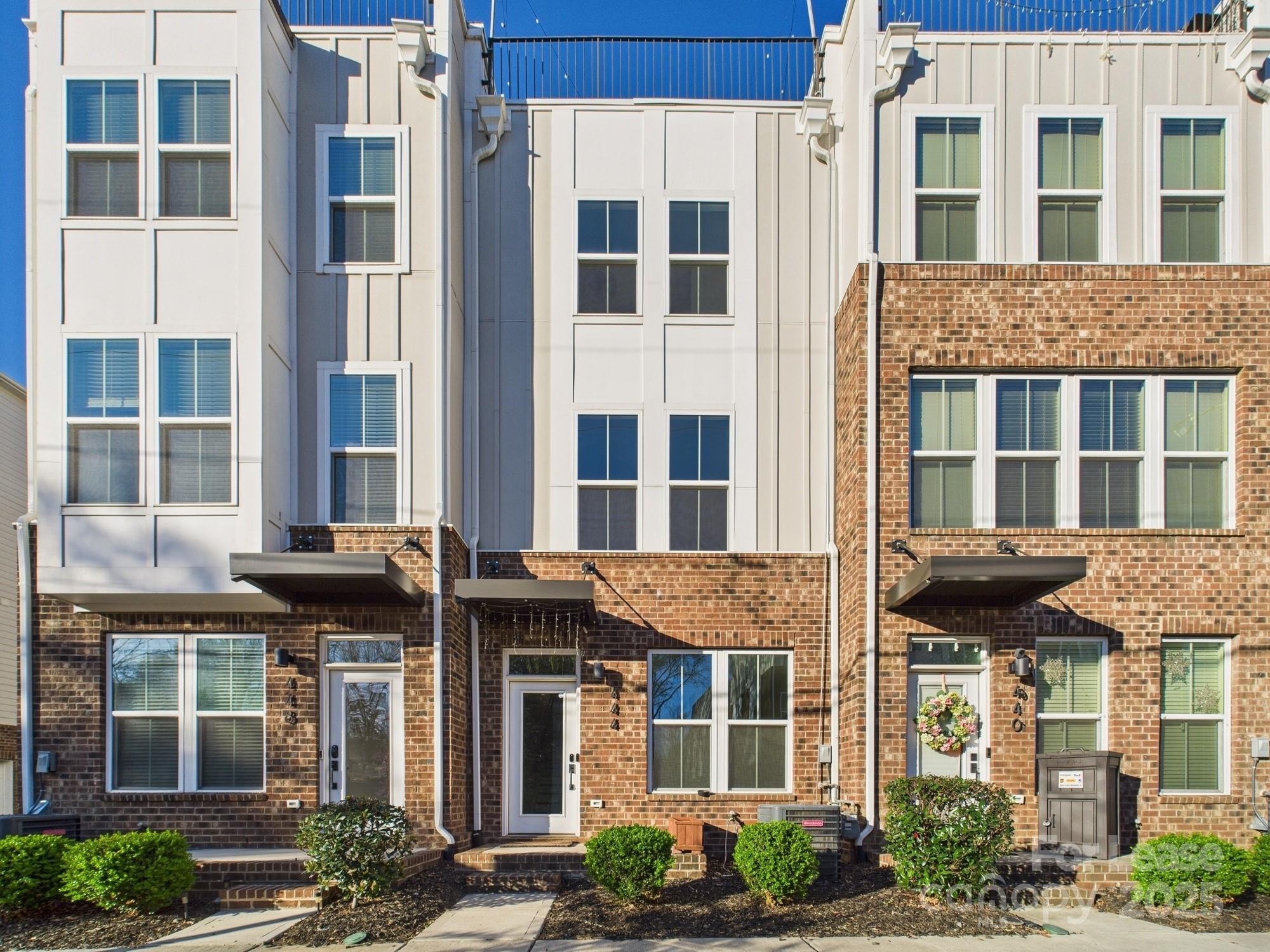 Parkwood Square - Residential Lease