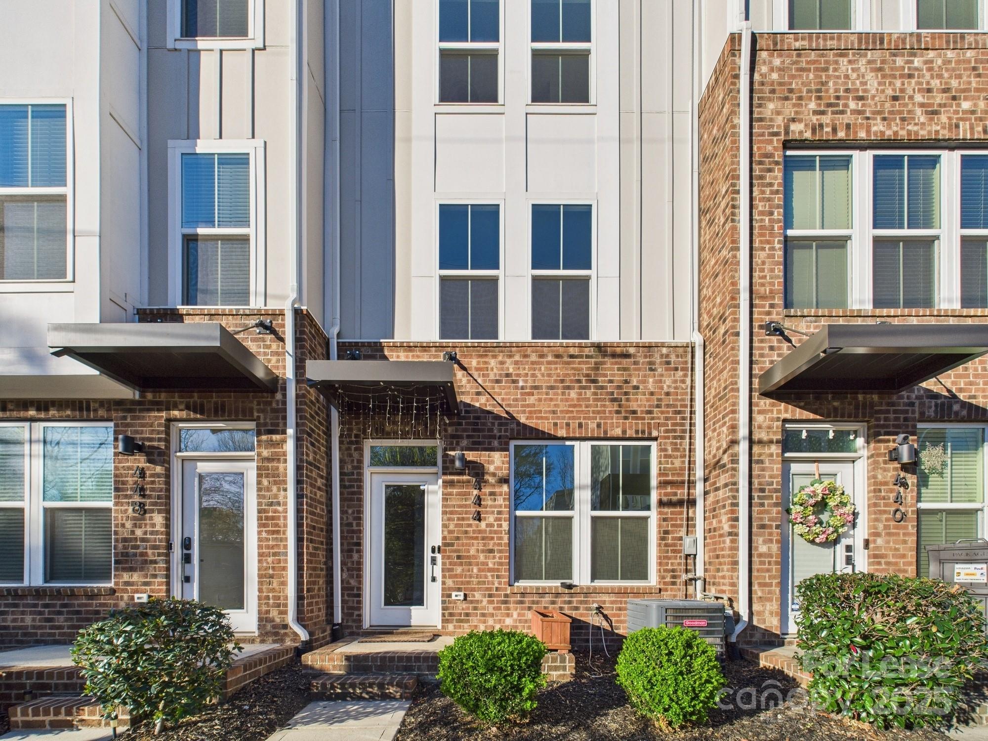 Parkwood Square - Residential Lease