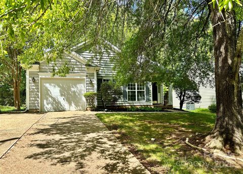 8608 Warwick Crest Lane Charlotte NC 28215