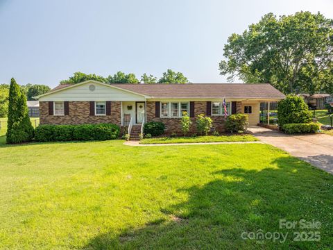 810 Surry Drive Shelby NC 28152