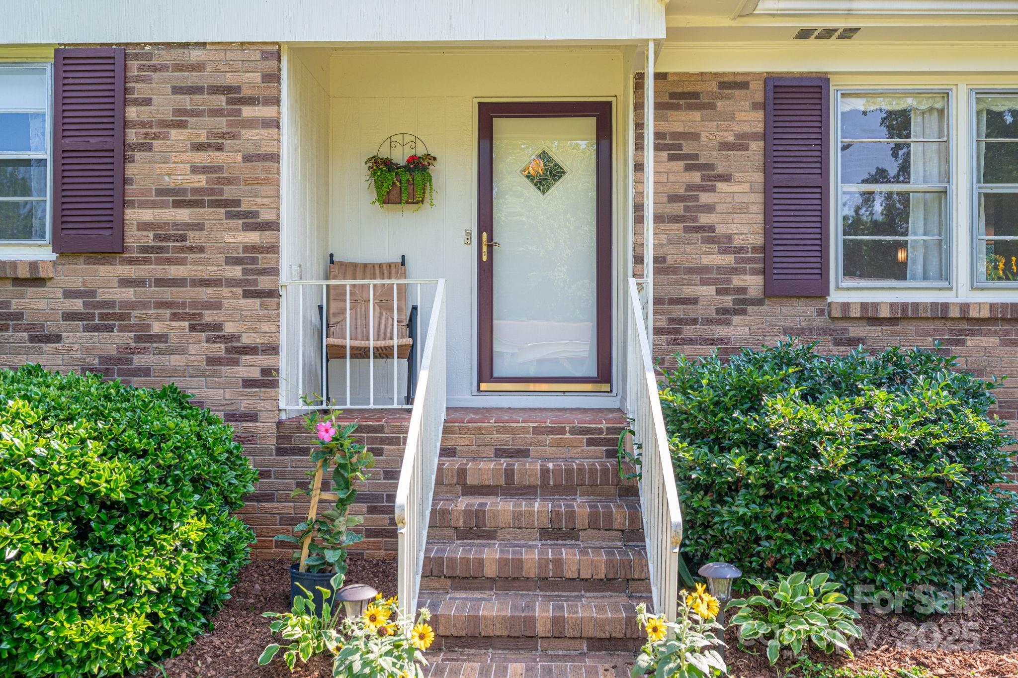 810 Surry Drive