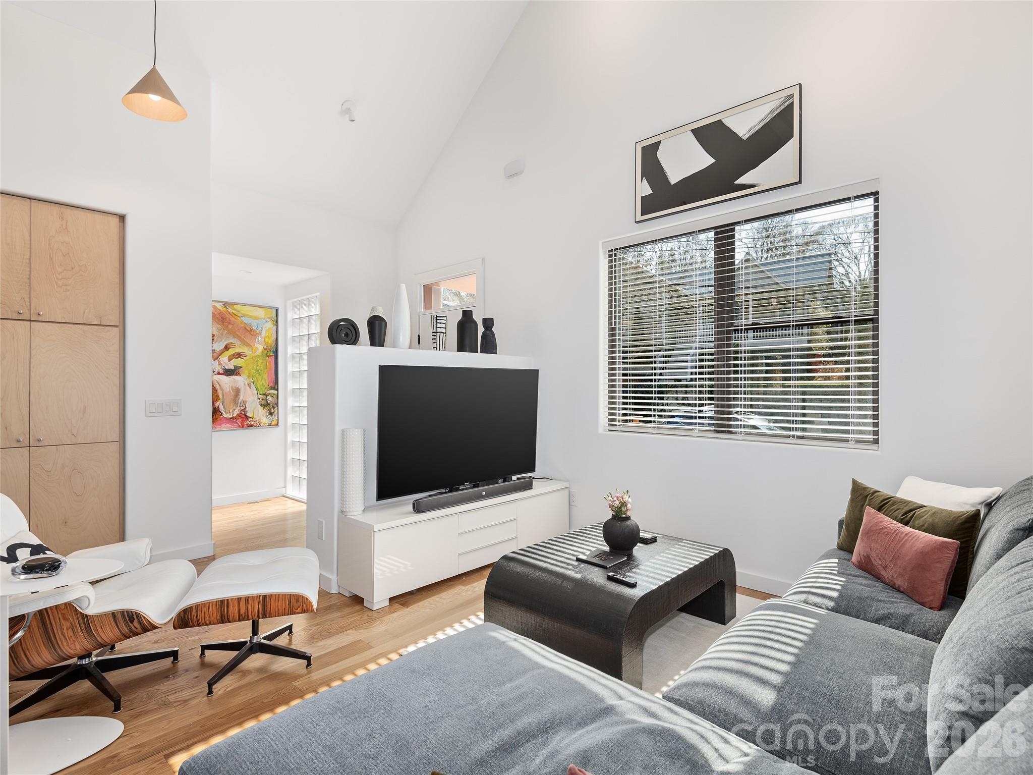 435 W Haywood Street