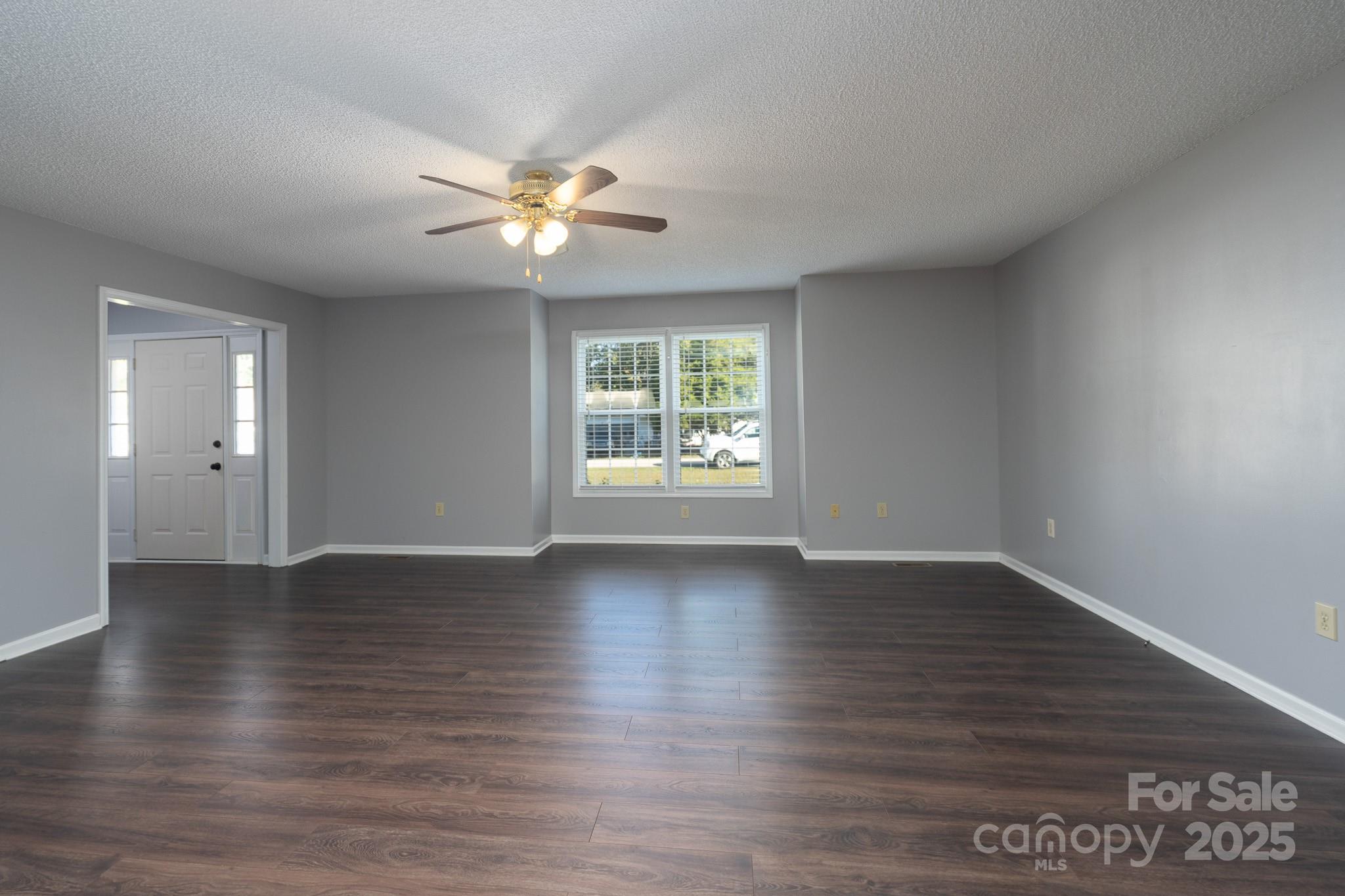 713 W Campbell Avenue W