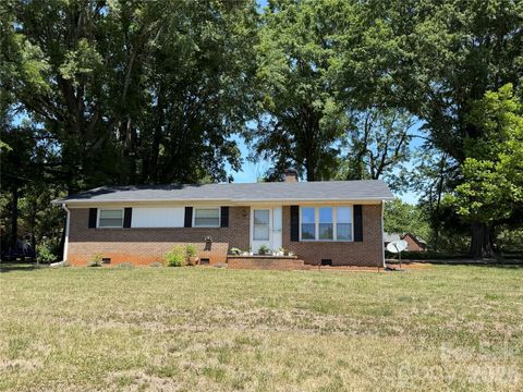 Photo of 1771 24th Avenue Court NE, Hickory, NC 28601 (MLS # 4381961)