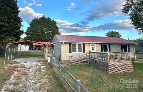 Photo of 364 Greenlea Circle, Taylorsville, NC 28681 (MLS # 4310523)