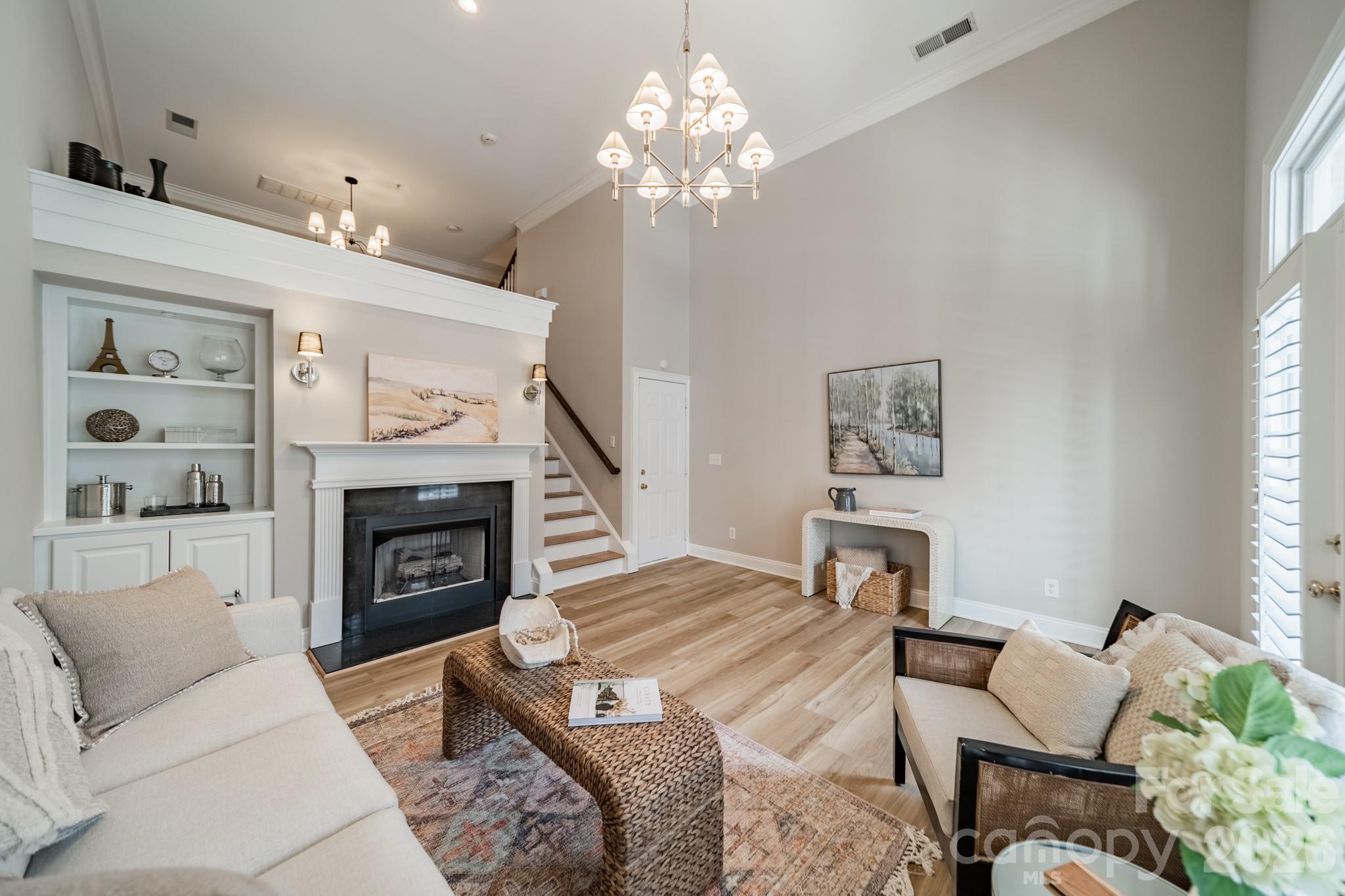 4941 S Hill View Drive