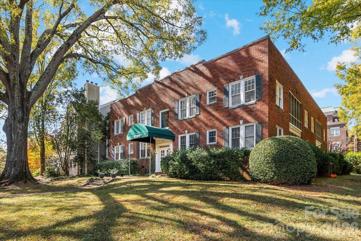 2300 Roswell Avenue 1