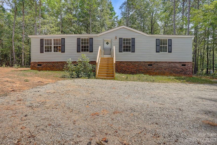 Back on the market at no fault of the seller , Home revamped must see !Wow, this place is simply amazing! Not only is it situated on 1.89 acres of land, it is in a fantastic location, but it's also surrounded by top-notch schools. Step inside this recently renovated gem, and you'll be greeted by a home that's tailor-made for entertainment. Picture this: a generously sized family room and kitchen with a cozy breakfast nook, perfect for creating lasting memories. And that's not all! There's also a sophisticated formal living room, adding a touch of elegance to the space.
But let me tell you about the owners' suite—it's an absolute dream. Get ready to unwind and relax in the luxurious garden tub, creating a serene escape from the outside world. Don't miss out on the chance to experience this remarkable home for yourself. Reach out and schedule an appointment today—it's time to make this 3 bed 2 bath house your own!

72in fireplace & flat screen tv included