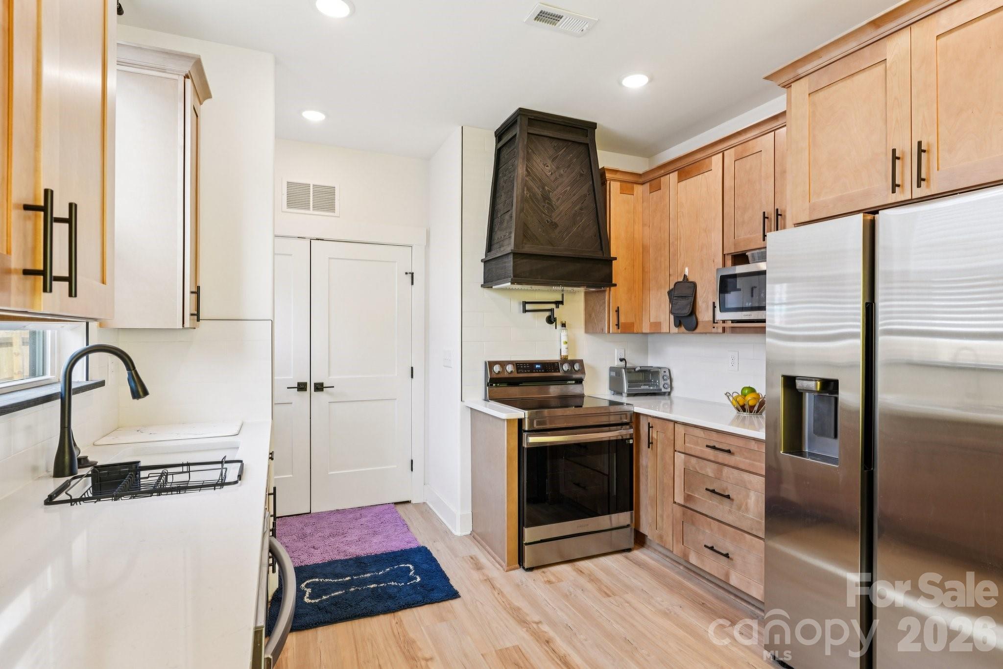 111 Crowell Drive SW