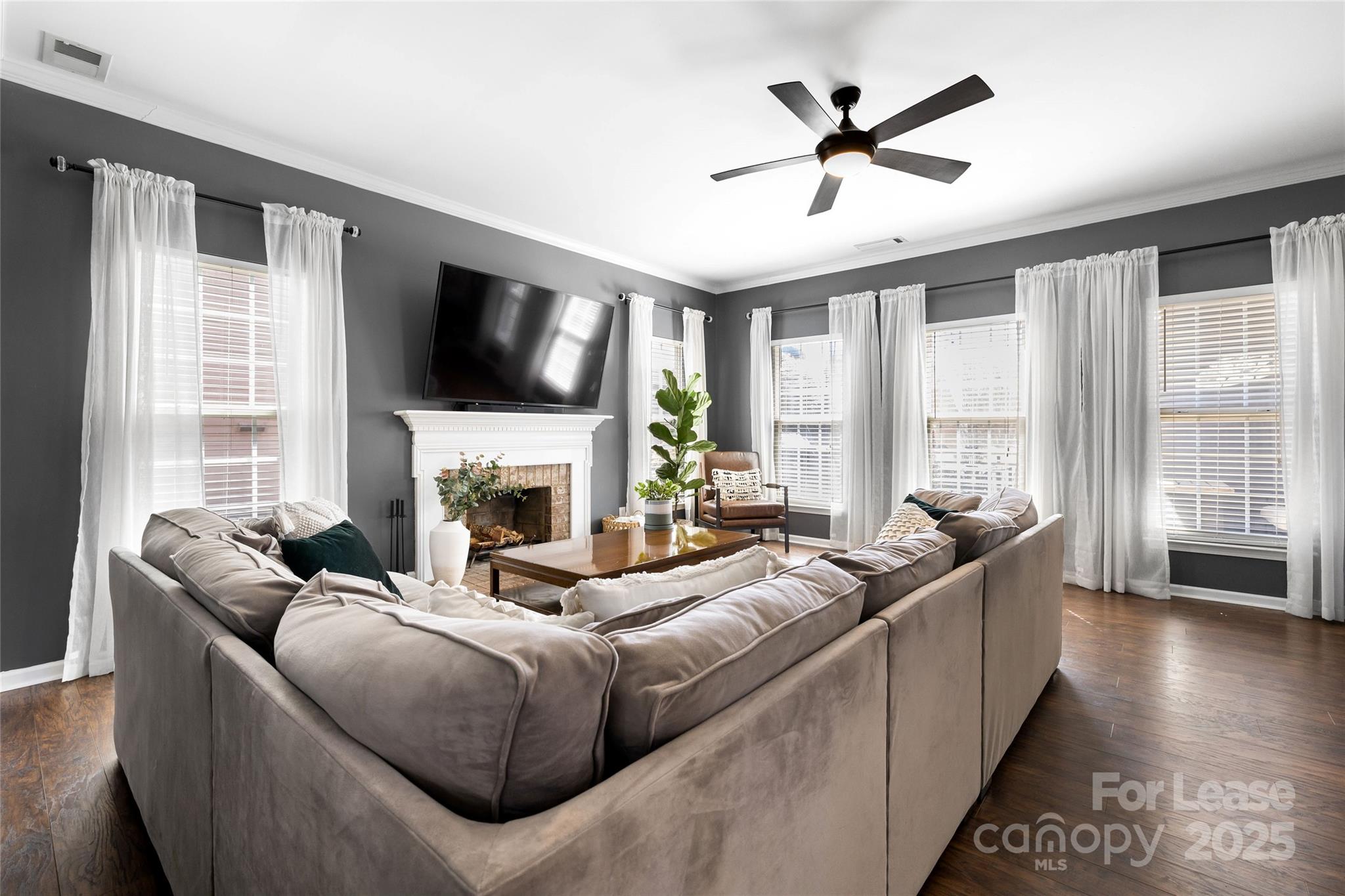 14040 Alley Son Street