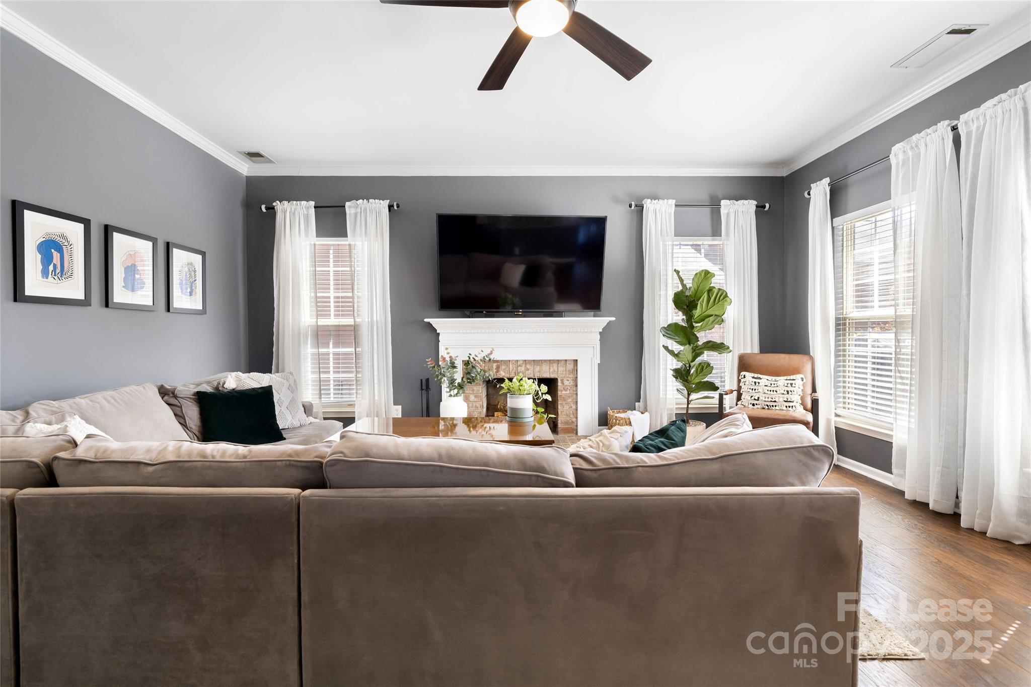 14040 Alley Son Street