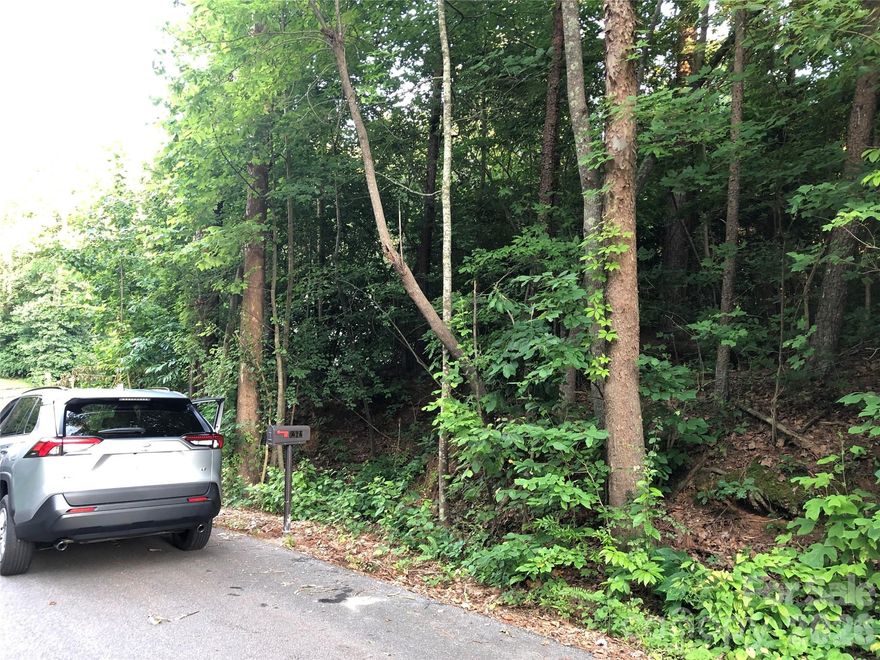 Rare Opportunity to own a nearly half-acre buildable lot in Newton! 1262 E I St has more space than recent neighboring sales, featuring 0.39 acres of R-20 zoned land. 

Key Features:

                       * Utilities: City Water