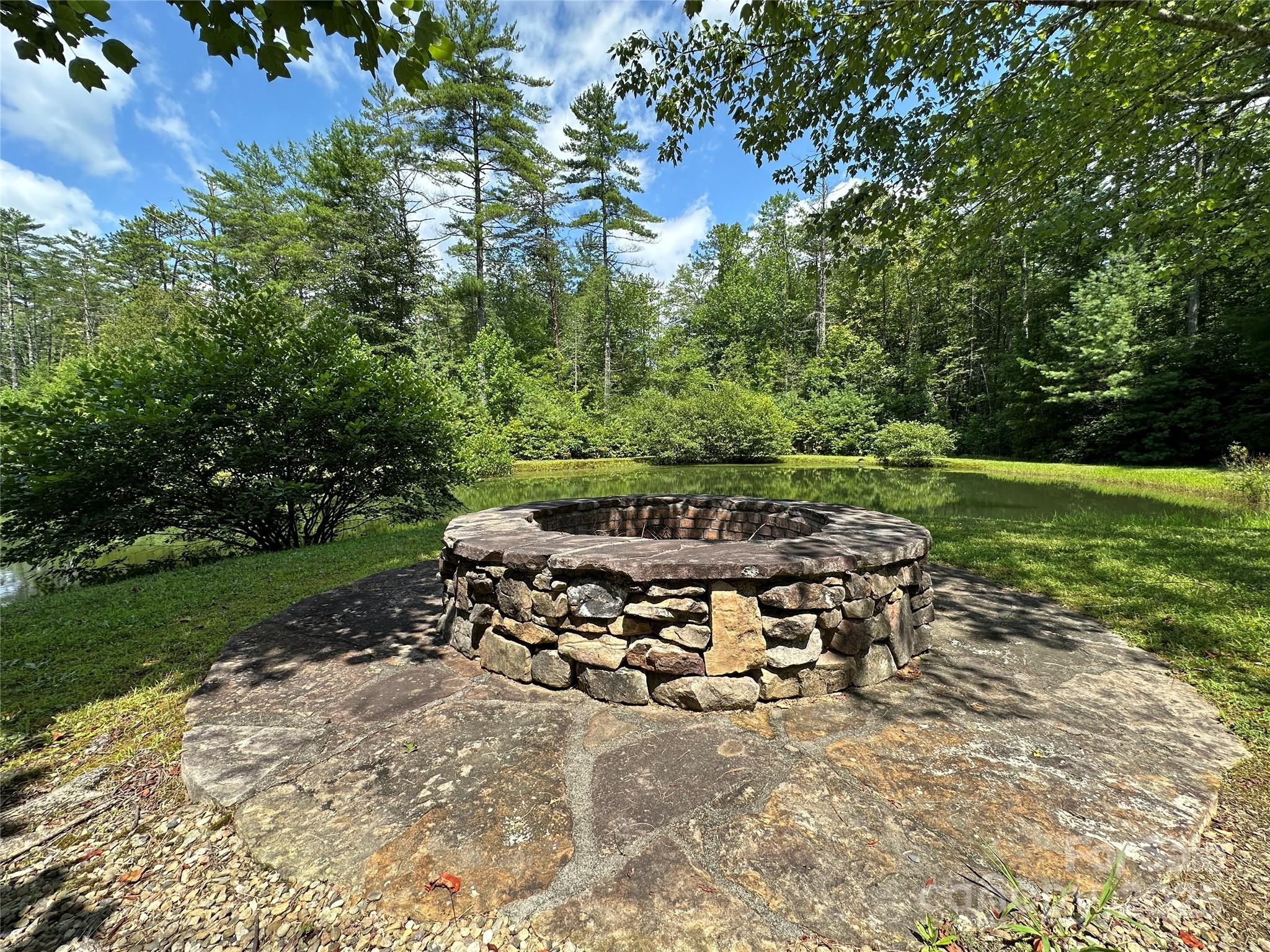 Round Mountain Falls - Land