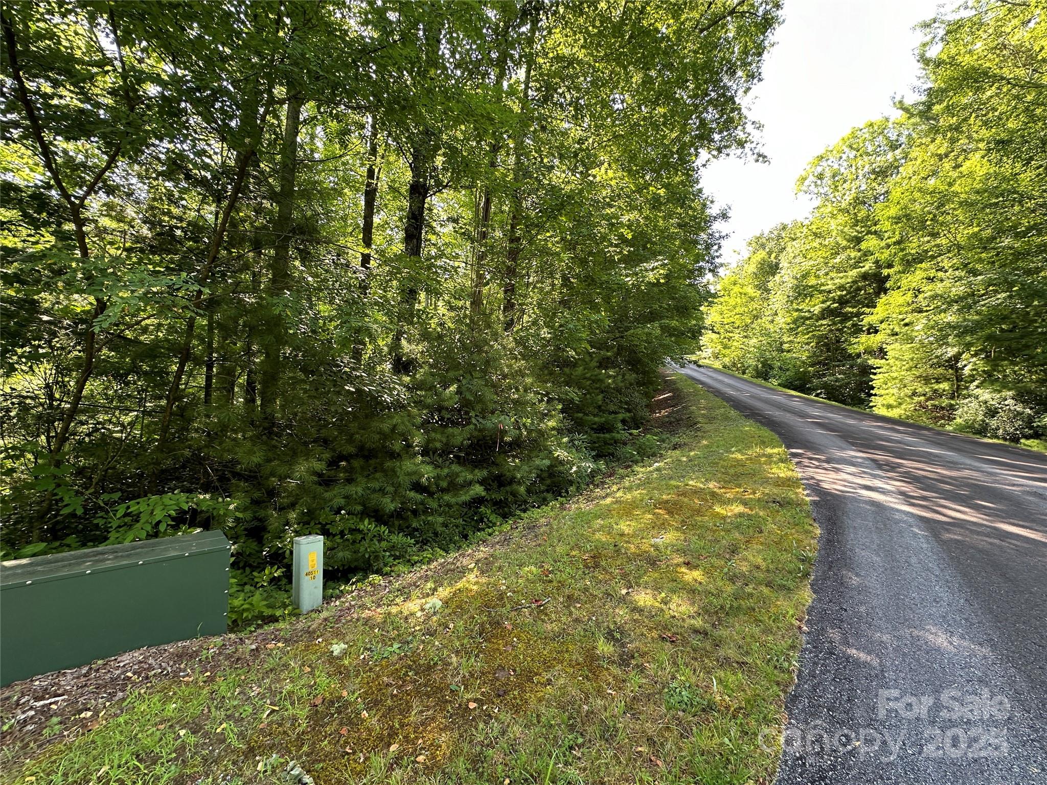 Round Mountain Falls - Land