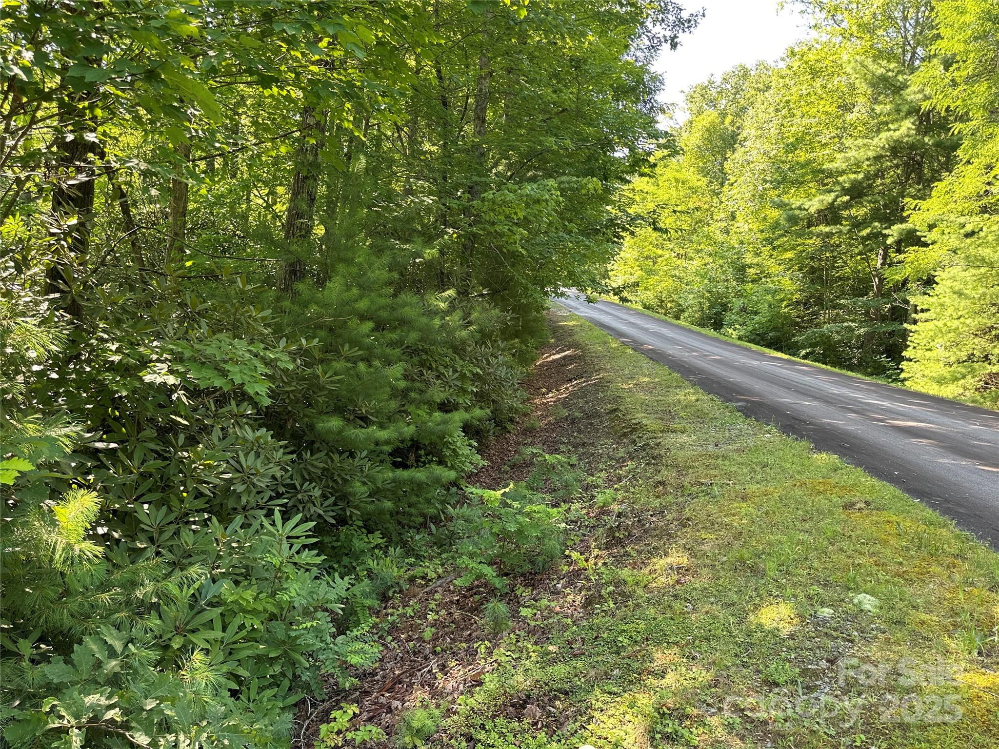 Round Mountain Falls - Land