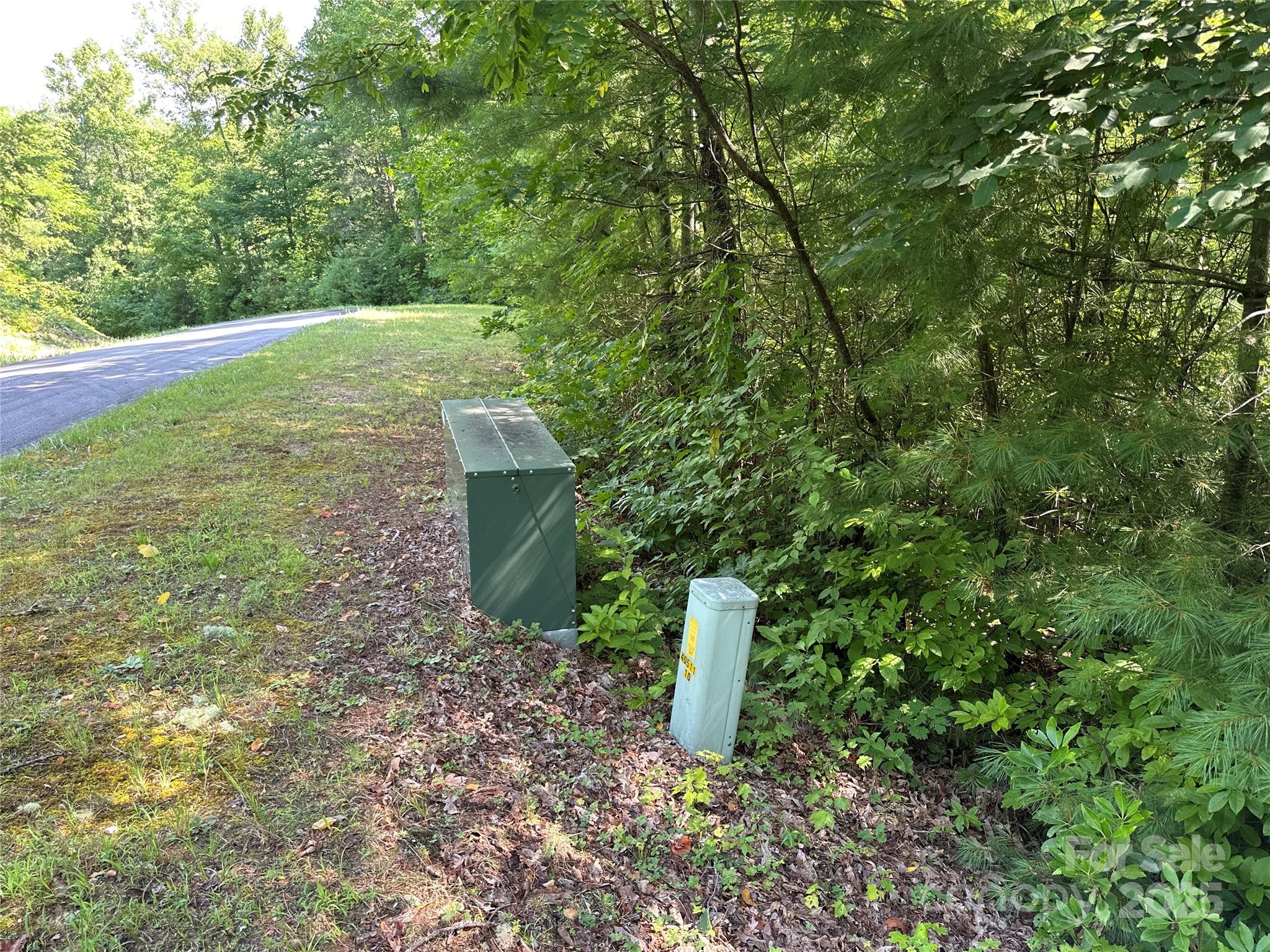 Round Mountain Falls - Land