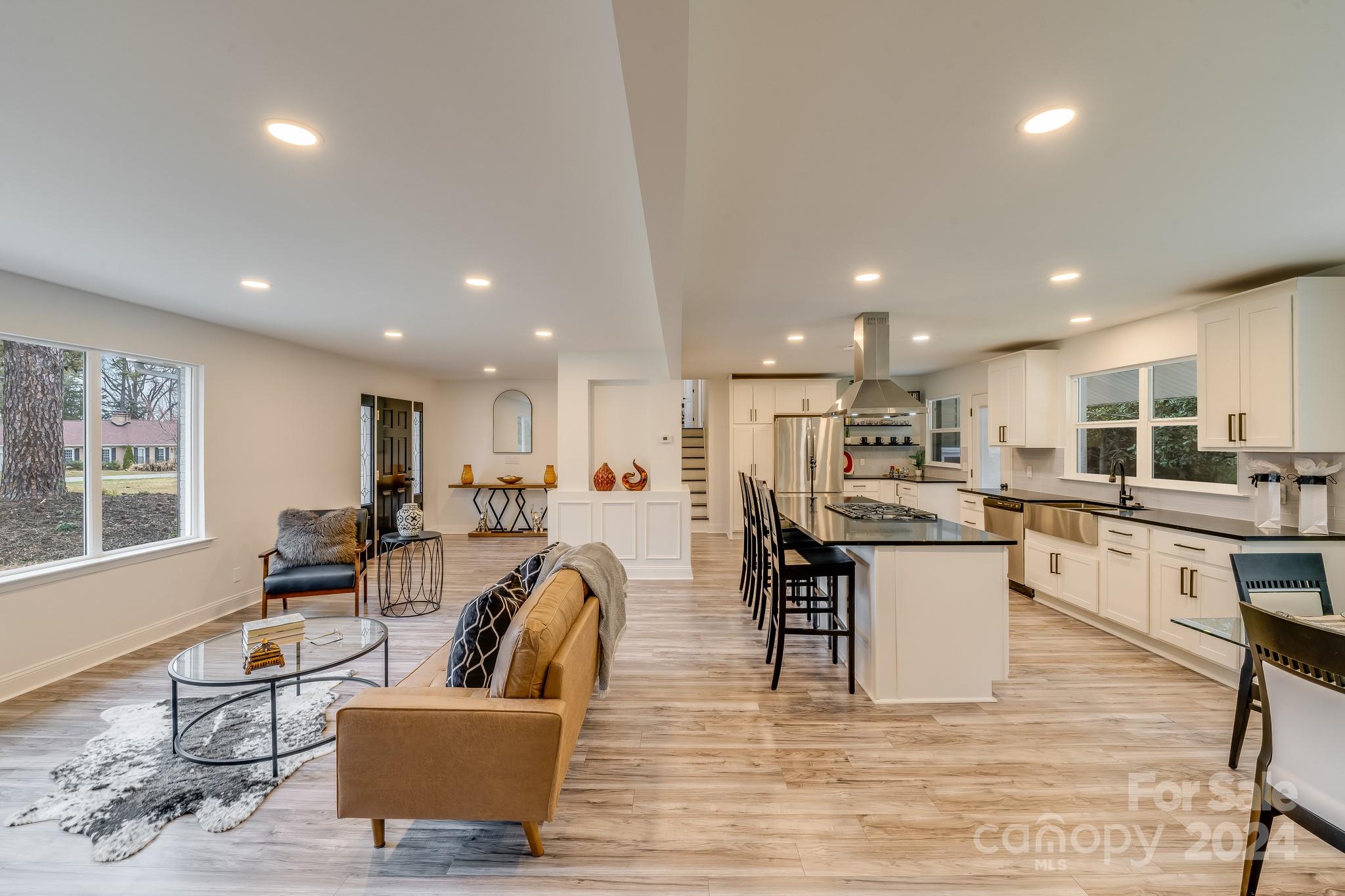 Country Club Estates - Residential