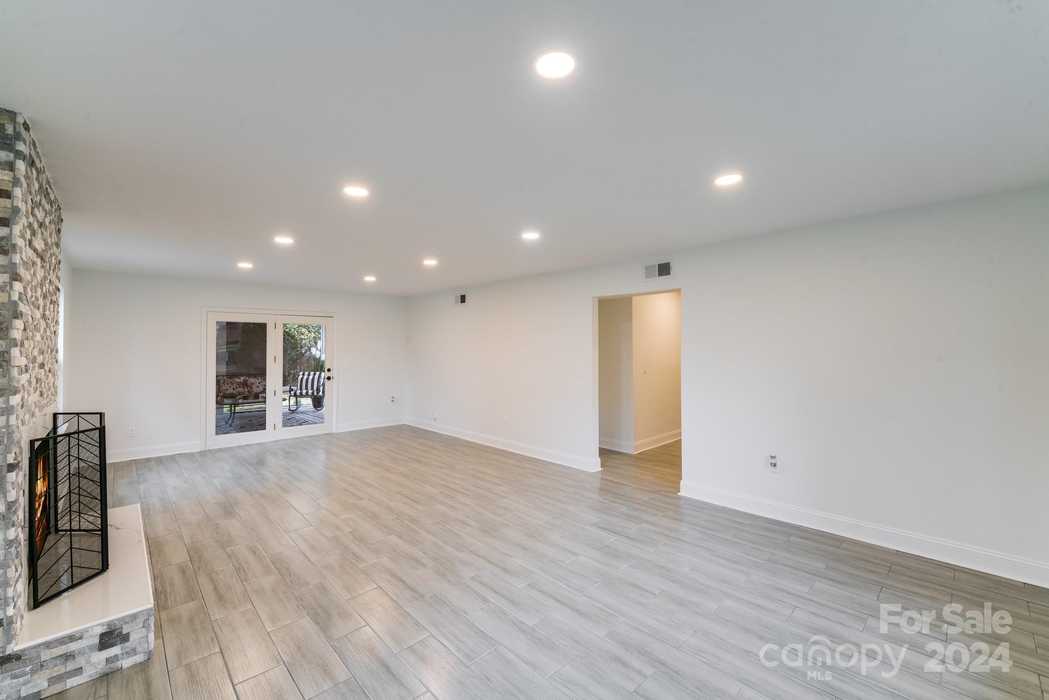 Country Club Estates - Residential