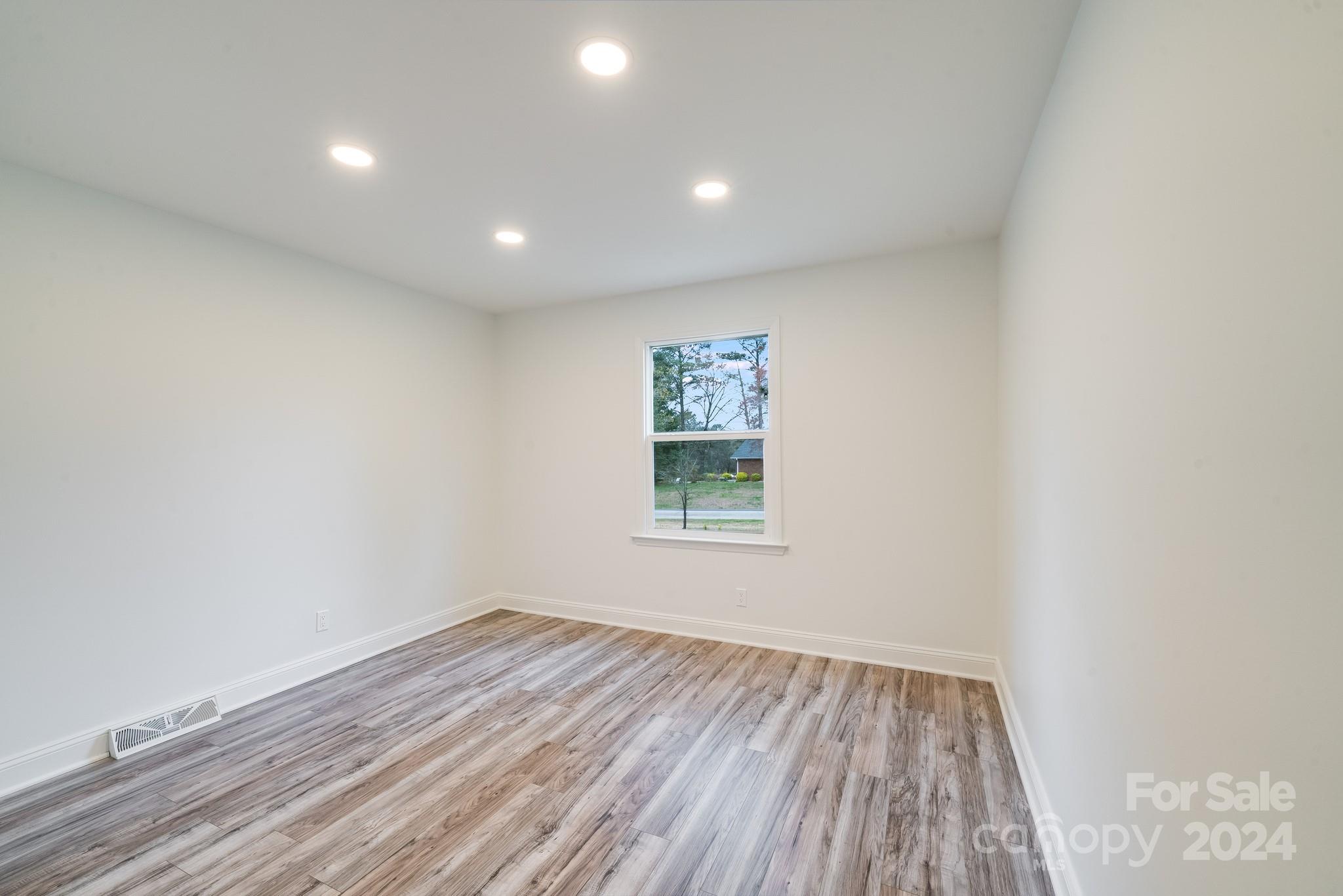 Country Club Estates - Residential