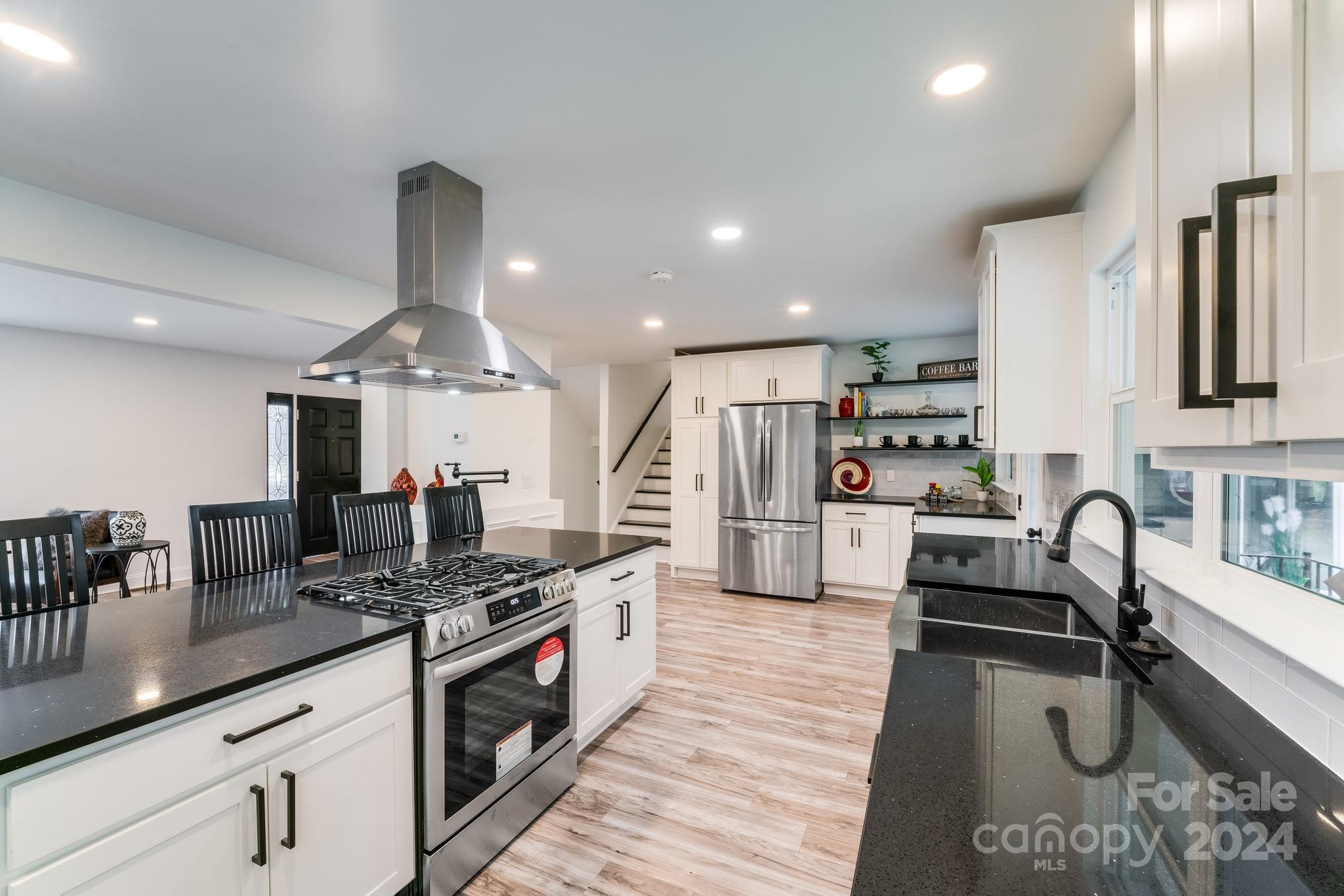 Country Club Estates - Residential