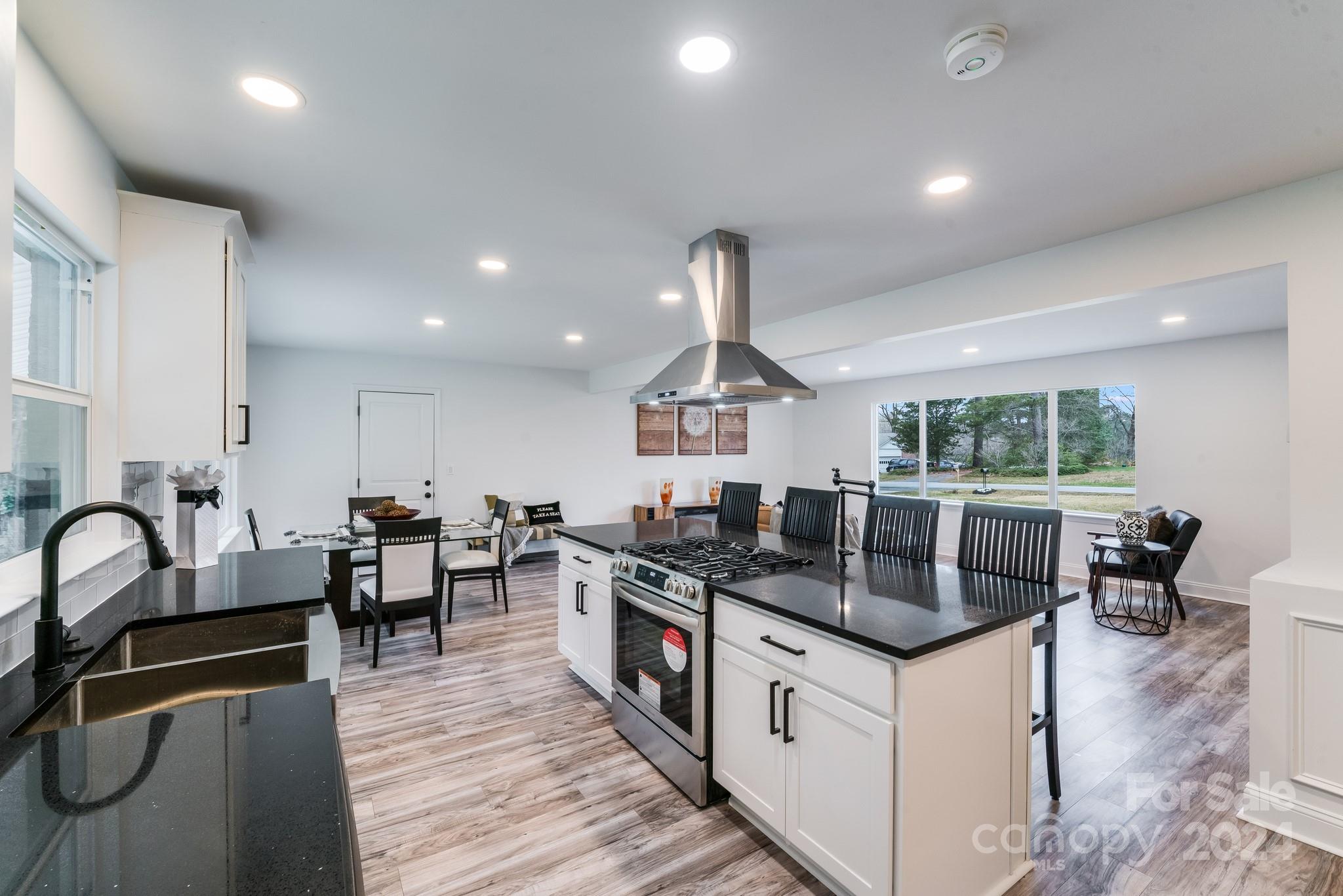 Country Club Estates - Residential