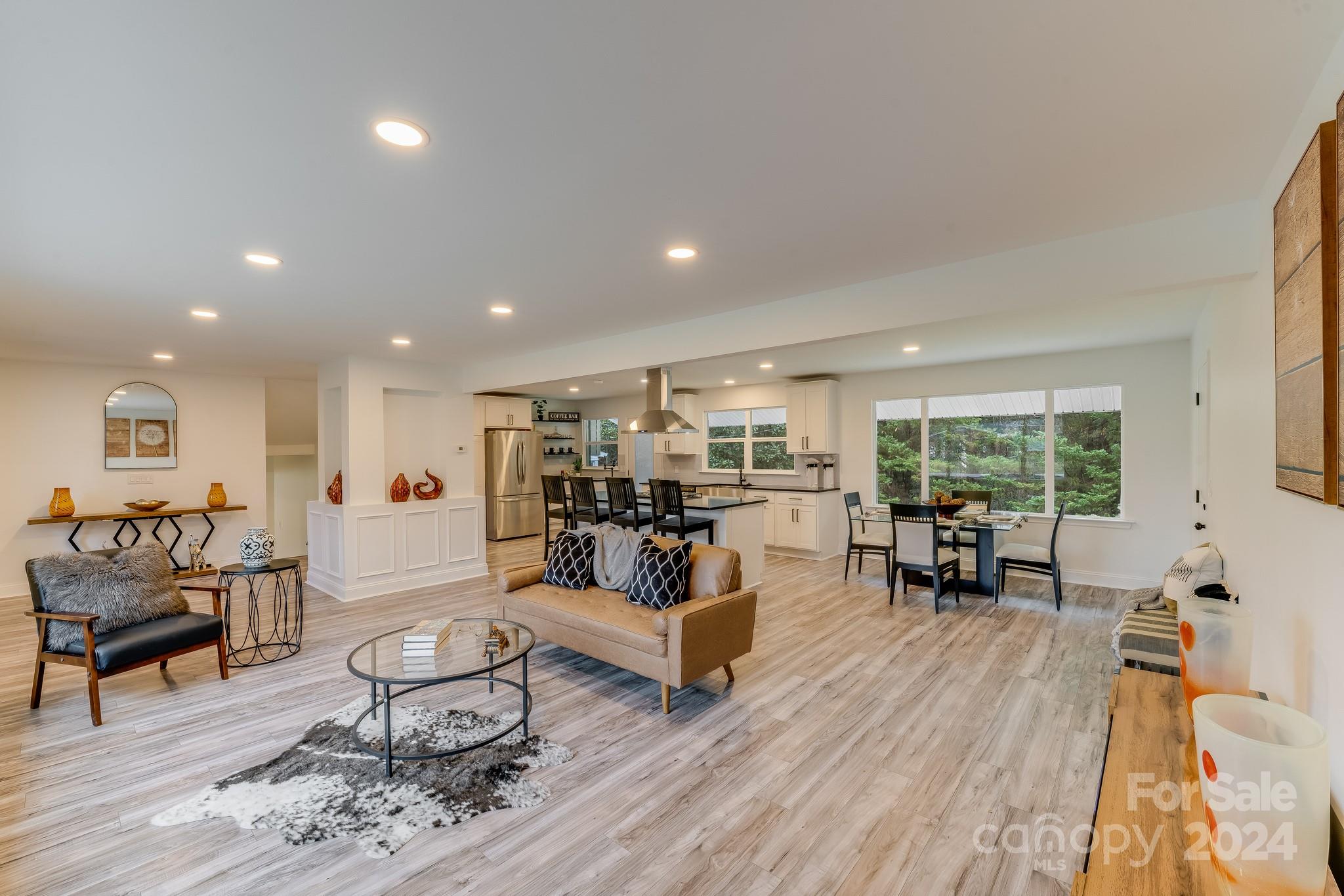 Country Club Estates - Residential