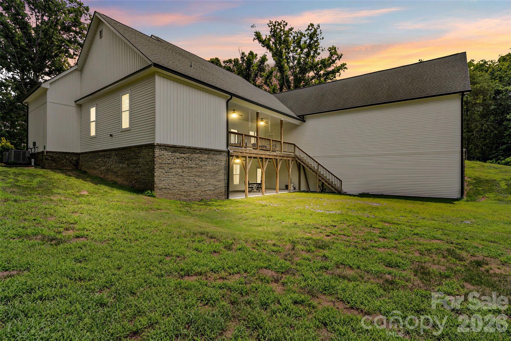 1421 Hamilton Crossroads Road