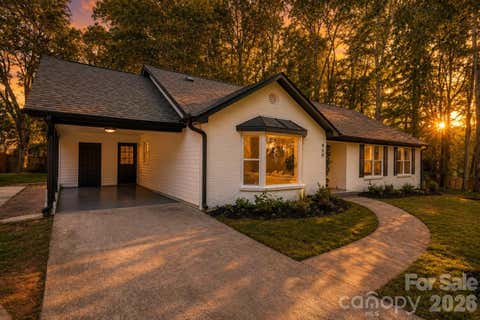 Photo of 900 Burtonwood Circle, Charlotte, NC 28212 (MLS # 4419156)