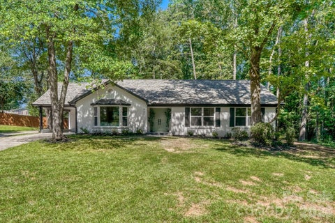 Photo of 900 Burtonwood Circle, Charlotte, NC 28212 (MLS # 4419156)
