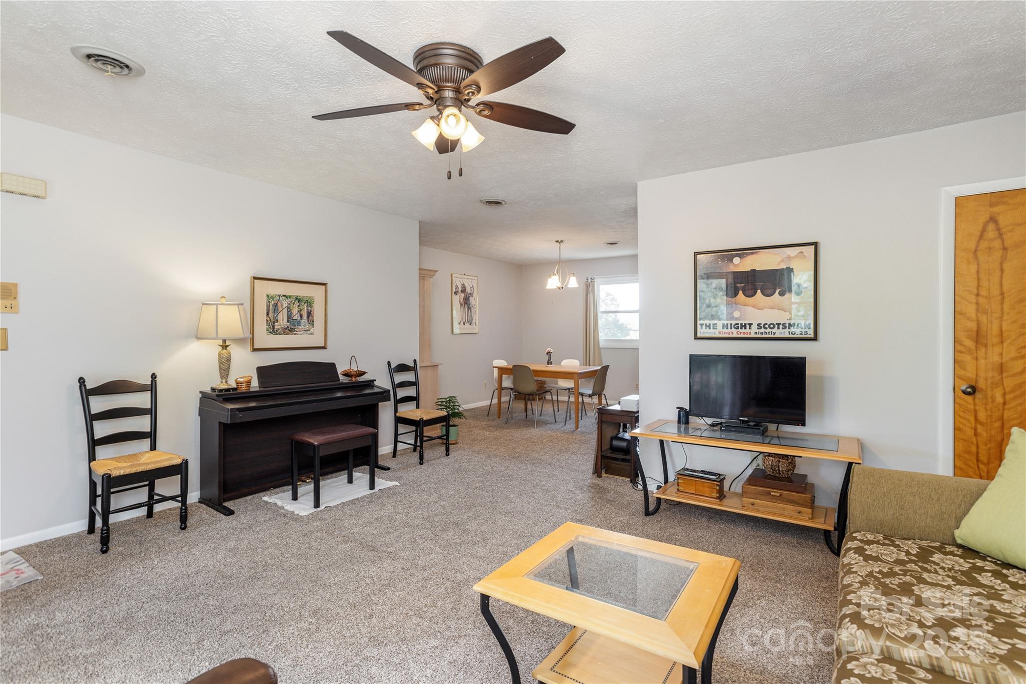 103 Oakwood Place Unit 4