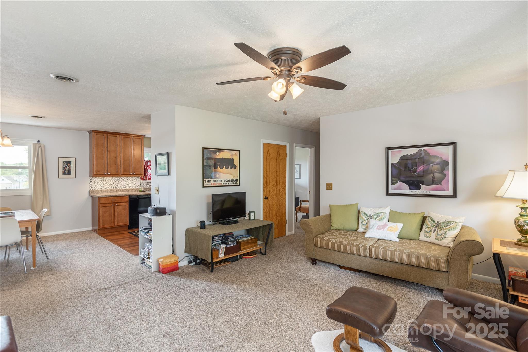 103 Oakwood Place Unit 4
