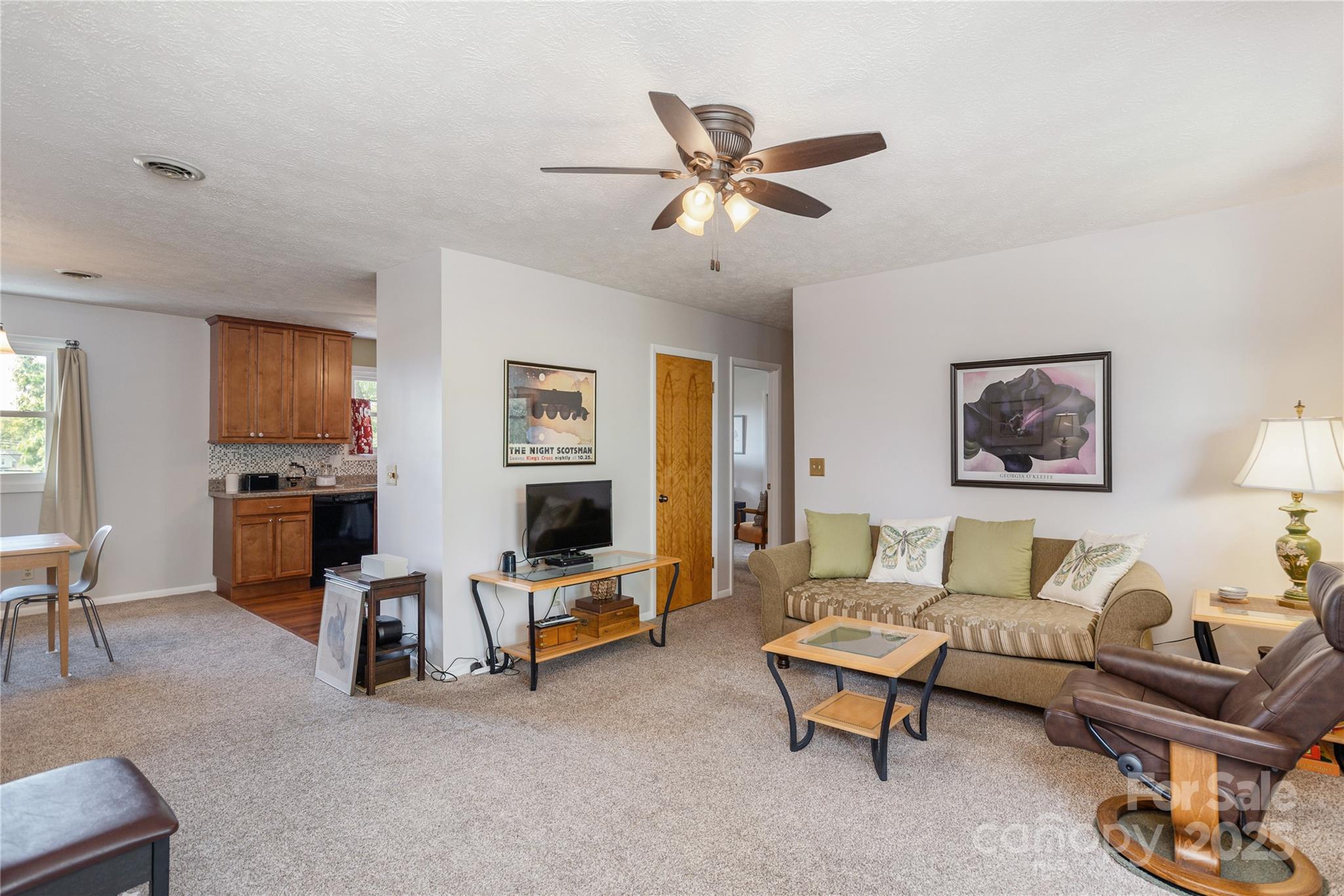 103 Oakwood Place Unit 4