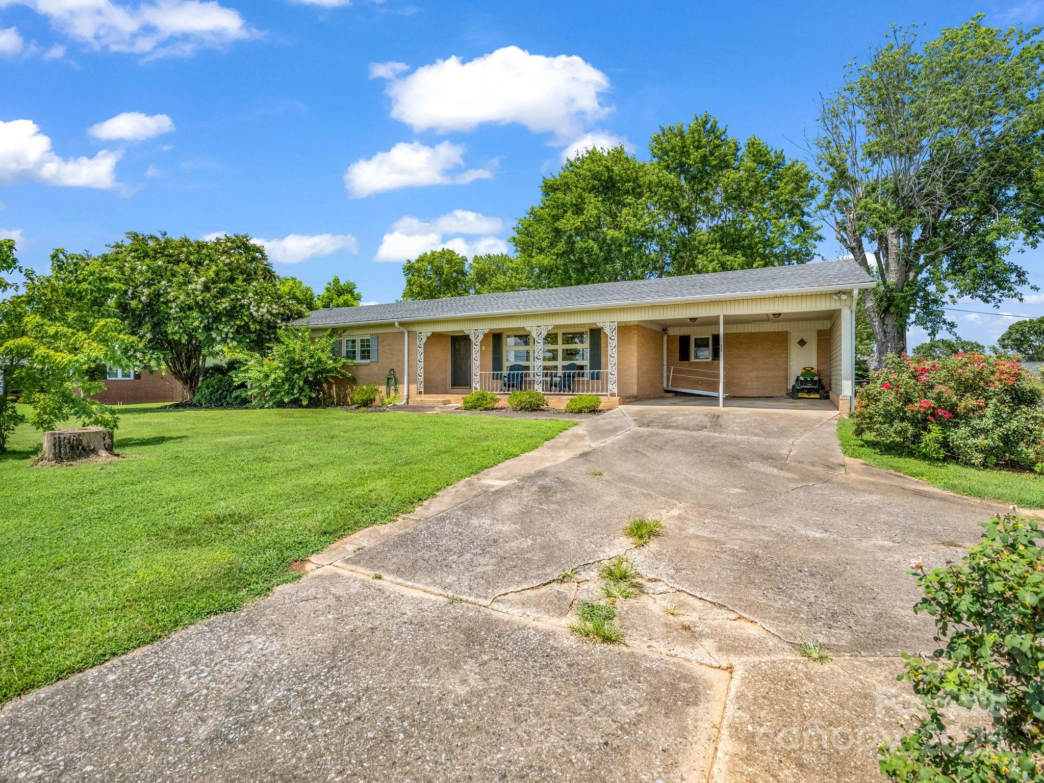 1638 Chase High Road