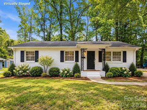 Photo of 6308 Covecreek Drive, Charlotte, NC 28215 (MLS # 4434253)