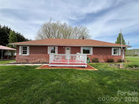 93 Laycock Road Hendersonville NC 28792