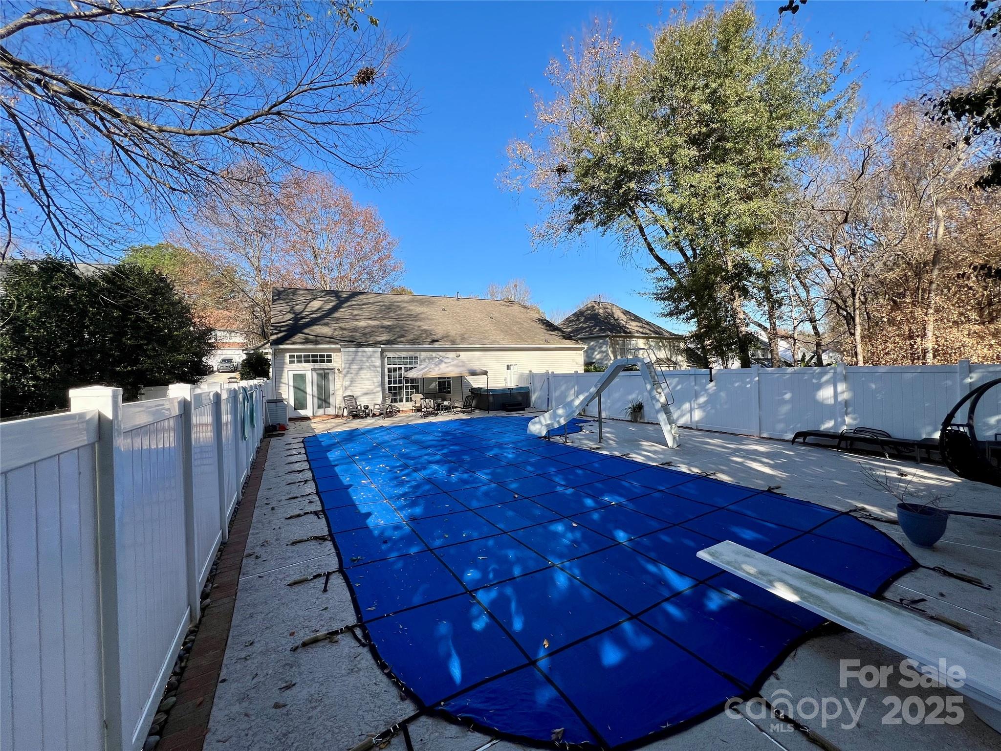 4760 Lauren Glen Street NW