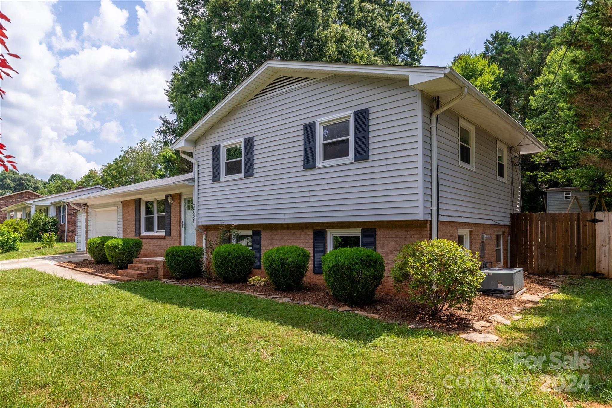 Hickory Woods - Residential